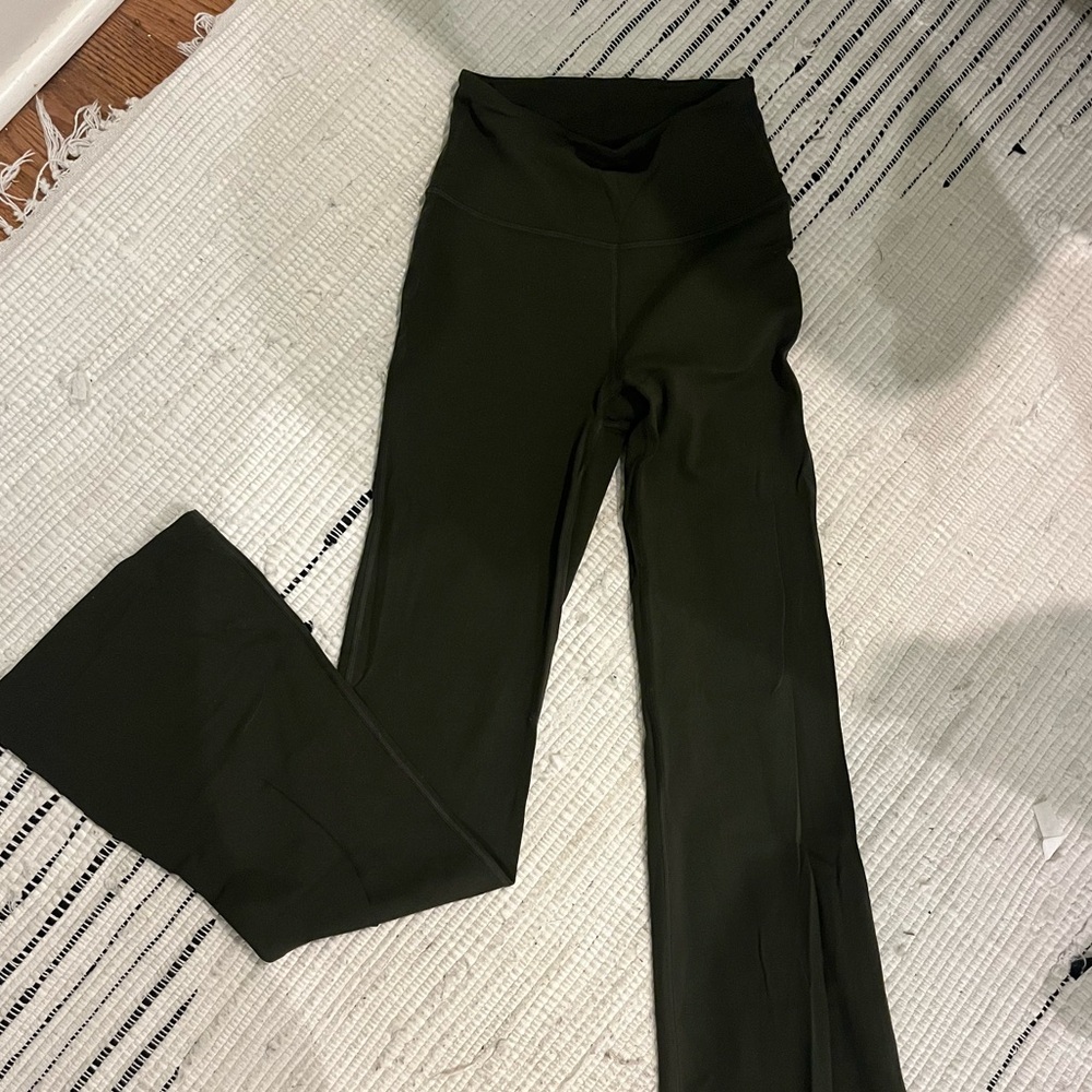Groove Niki Super-High-Rise Flared Pant